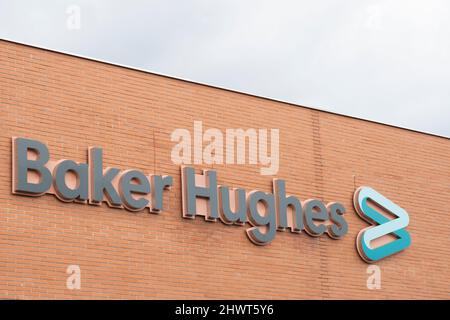 Massa, Italien - 06. März 2022 - Unterzeichnung des US-amerikanischen Öldienstleisters Baker Hughes im italienischen Werk in Massa. Stockfoto