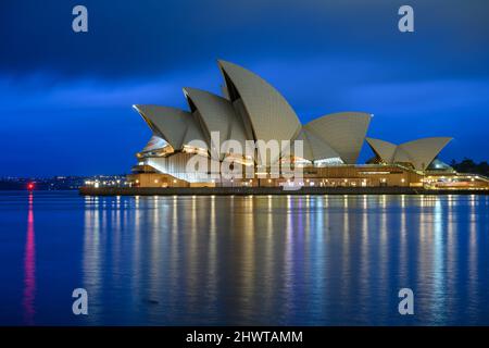 Sydney Opera House bei Sonnenaufgang Stockfoto