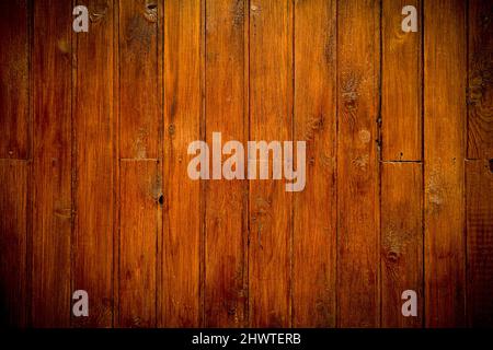 Braune Holzstruktur, leere Schablone, abstrakter Hintergrund, rustikaler Hintergrund aus lackierten alten Brettern mit Knoten, Rissen und Nägeln. Nahaufnahme eines wandmaus Stockfoto