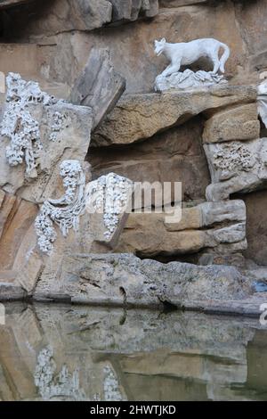 barockbrunnen (Obeliskbrunnen) bei schönbrunn in wien (österreich) Stockfoto