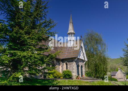 Kleine Kirche im Dorf Ilam, Dovedale, Peak District, Großbritannien Stockfoto