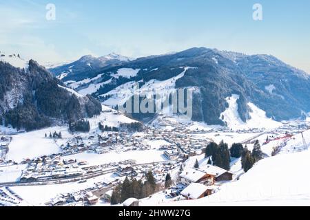 Skigebiet Großarl und Unterberg in Österreich im Winter. Berühmtes touristisches Reiseziel in der Region Salzburg. Stockfoto