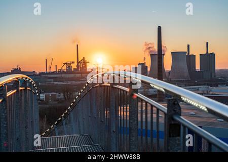 Wahrzeichen Angerpark Tiger & Turtle - Zauberberg, begehbare Skulptur in Form einer Achterbahn auf dem Heinrich-Hildebrand-Höhe-Schlammhaufen, HKM Stockfoto