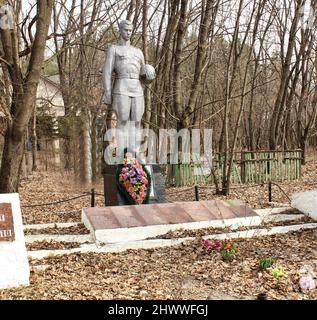 Ein beunruhigender Blick auf die Überreste der „radioaktiven“ Strukturen der Geisterstadt Pripyat, in der der berühmte Atomunfall von Tschernobyl stattfand Stockfoto