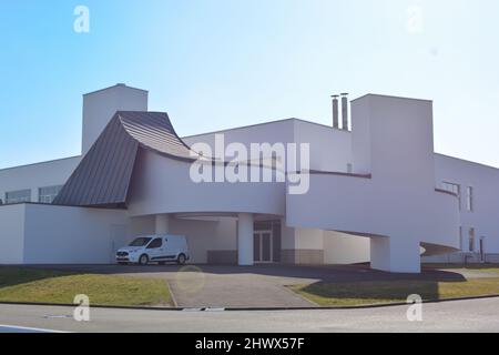 WEIL AM RHEIN, DEUTSCHLAND - Außenansicht des Vitra Design Museums, entworfen vom Architekten Frank Gehry, im Vitra Campus in weil am Rhein Stockfoto
