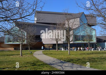 WEIL AM RHEIN, DEUTSCHLAND - Außenansicht des Vitra Design Museums, entworfen vom Architekten Frank Gehry, im Vitra Campus in weil am Rhein Stockfoto