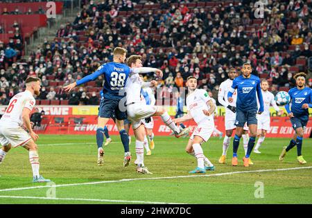 Stefan POSCH (1899/ Nr. 38) führt den Ball das Tor auf 0:1, gegen Luca KILIAN (K), Header, Action, Fußball 1. Bundesliga, 25. Spieltag, FC Köln (K) - TSG 1899 Hoffenheim (1899 ), am 6.. März 2022 in Köln. #Die DFL-Vorschriften verbieten die Verwendung von Fotos als Bildsequenzen und/oder quasi-Video # Â Stockfoto