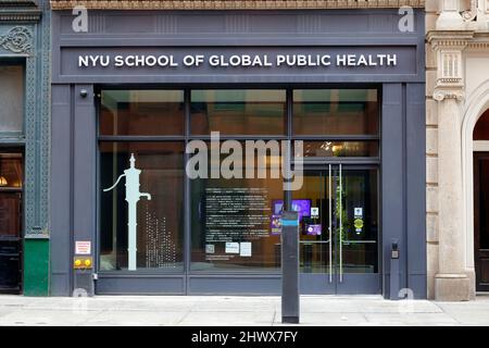 NYU School of Global Public Health, 708 Broadway, New York, NYC Foto von einer Graduiertenschule für öffentliche Gesundheit und Epidemiologie. Stockfoto