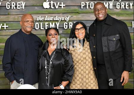 Los Angeles, USA. 07. März 2022. LOS ANGELES, USA. 07. März 2022: Samuel L. Jackson, Latanya Richardson Jackson, Magic Johnson & Cookie Johnson bei der Premiere von Apple TV 'The Last Days of Ptolemäus Grey' im Village Theatre, Westwood. Bildquelle: Paul Smith/Alamy Live News Stockfoto