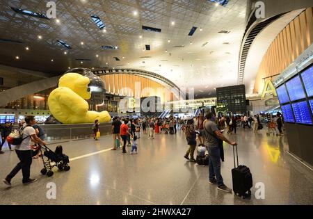 Der schöne Hamad International Airport in Katar. Stockfoto