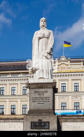 Denkmal der Großfürstin Olga, auf dem Michaelsplatz, Uppertown, Kiew, Ukraine Stockfoto