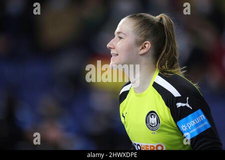 Krefeld, Deutschland. 03. Mär, 2022. firo: 03/03/2022 Handball: Frauen Frauen Landschaftsspiel EM, Qualifikation DHB Frauen Nationalmannschaft. Deutschland - Niederlande, Holland Katharina Filter, Portrait Quelle: dpa/Alamy Live News Stockfoto