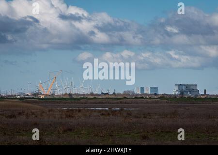 Somerset, Großbritannien. 7.. März 2022. Hinkley Point Kernkraftwerk in Somerset an der Küste des Bristol Channel, 5 Meilen (8 km) westlich der Flussmündung des Parrett. Kredit: Guy Corbishley/Alamy Live Nachrichten Stockfoto