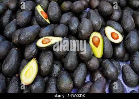 Avocados auf dem Marktplatz in Ipanema Stockfoto