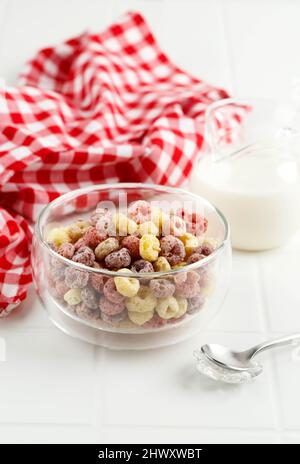 A Bowl Cerealien Floot Loops with Milk for Breakfast, Selected Focus Stockfoto