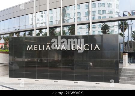 VALENCIA, SPANIEN - 04. MÄRZ 2022: Melia ist eine spanische Hotelkette, die in mehr als 40 Ländern tätig ist Stockfoto