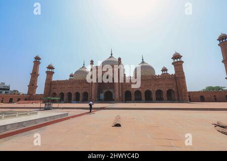 Die Badshahi Mughal-Ära Gemeindemoschee in Lahore, Punjab Provinz, Pakistan Stockfoto