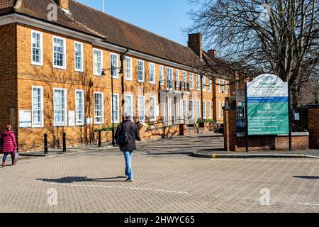 Epsom Surrey London, Großbritannien, März 8 2022, Büros des Stadtrats von Epson und Ewell Stockfoto