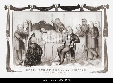 Der Tod von Präsident Abraham Lincoln am 15. April 1865, am Morgen, nachdem er von John Wilkes Booth im Ford's Theatre, Washington, angeschossen wurde. Nach einer zeitgenössischen Illustration. Stockfoto