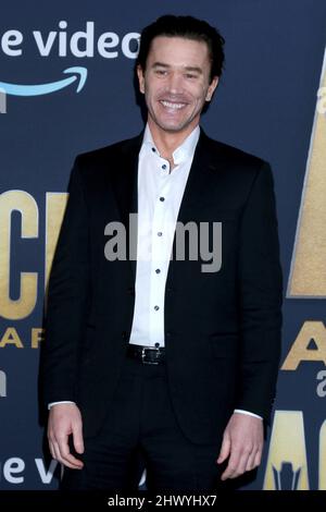 Tom Pelphrey bei der Ankunft für die Academy of Country Music (ACM) Awards 57. - Arrivals 1, Allegiant Stadium, Las Vegas, NV 7. März 2022. Foto: Priscilla Grant/Everett Collection Stockfoto