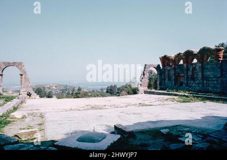 Nymphaeum des Zaghouan Aquädukts oder Aquädukts von Karthago mit einer Gesamtlänge von 132 km von den Quellen in Zaghouan bis Karthago (heute Tunis). Archivscan von einem Dia. April 1976. Stockfoto