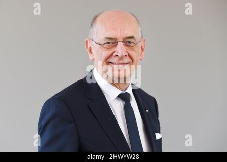 München, Deutschland. 08. März 2022. Gregor Scheller, Präsident des Bayerischen Genossenschaftsverbandes, fotografiert im Vereinsbüro. Quelle: Tobias Hase/dpa/Alamy Live News Stockfoto