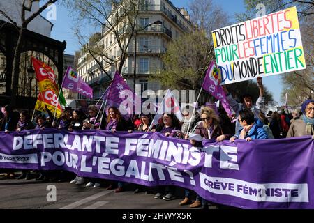 Großer Erfolg in Paris zum Internationalen Tag der Rechte der Frau Stockfoto