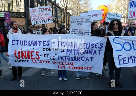 Großer Erfolg in Paris zum Internationalen Tag der Rechte der Frau Stockfoto