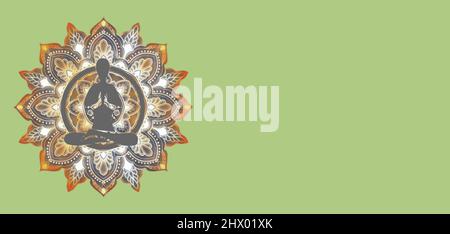 Spiritueller Hintergrund mit menschlicher Silhouette meditierend und Lebensbaum Stockfoto