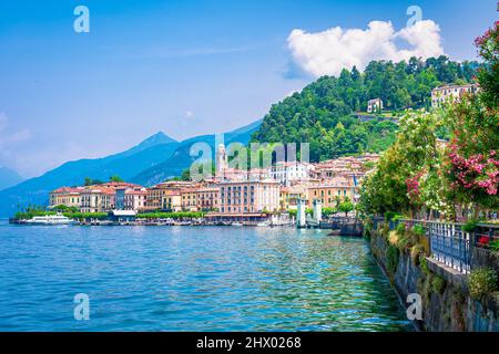 Bellagio borgo am Comer See, Italien. Romantische Seeufer und Gassen. Stockfoto