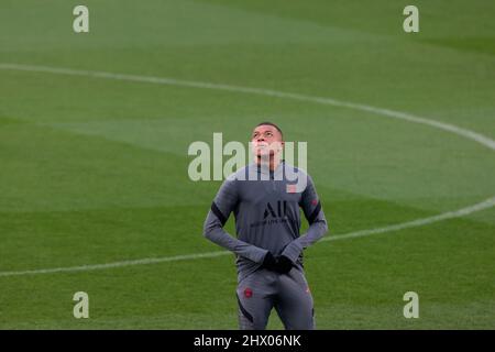 Madrid, Spanien. 08. März 2022. Madrid Spanien; 08.03.2022.- PSG trainiert einen Tag vor ihrem Treffen mit Real Madrid in der Champions League im Santiago Bernabéu-Stadion. Quelle: Juan Carlos Rojas/dpa/Alamy Live News Stockfoto