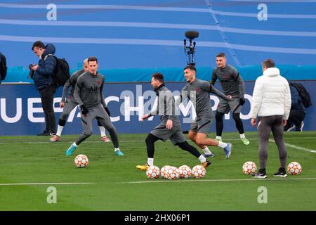 Madrid, Spanien. 08. März 2022. Madrid Spanien; 08.03.2022.- PSG trainiert einen Tag vor ihrem Treffen mit Real Madrid in der Champions League im Santiago Bernabéu-Stadion. Quelle: Juan Carlos Rojas/dpa/Alamy Live News Stockfoto