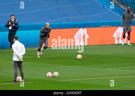 Madrid, Spanien. 08. März 2022. Madrid Spanien; 08.03.2022.- PSG trainiert einen Tag vor ihrem Treffen mit Real Madrid in der Champions League im Santiago Bernabéu-Stadion. Quelle: Juan Carlos Rojas/dpa/Alamy Live News Stockfoto