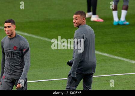 Madrid, Spanien. 08. März 2022. Madrid Spanien; 08.03.2022.- PSG trainiert einen Tag vor ihrem Treffen mit Real Madrid in der Champions League im Santiago Bernabéu-Stadion. Quelle: Juan Carlos Rojas/dpa/Alamy Live News Stockfoto