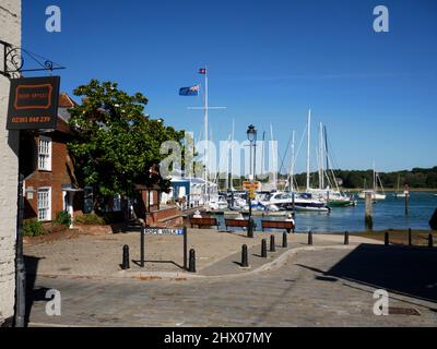 Seilwanderung und Uferpromenade, Hamble-le-Rile, Hampshire. Stockfoto