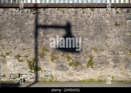 Licht und Schatten in der Natur und in der Agglomeration Stockfoto