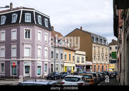 Mulhouse/Frankreich: Beliebtes Viertel rund um das Stadtzentrum Stockfoto