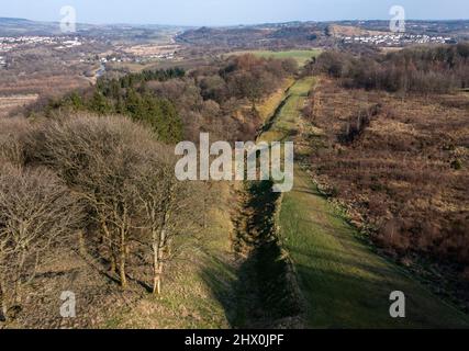 Luftaufnahme östlich der Antonine Wall vom Bar Hill Roman Fort, Twechar Hill in der Nähe von Glasgow. Stockfoto