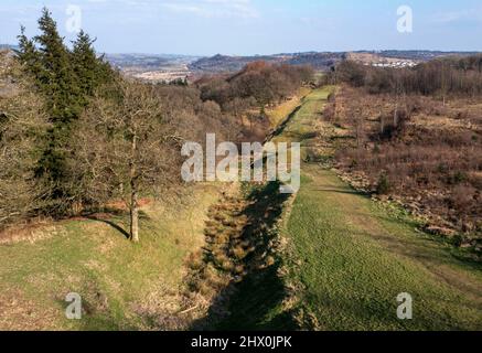 Luftaufnahme östlich der Antonine Wall vom Bar Hill Roman Fort, Twechar Hill in der Nähe von Glasgow. Stockfoto