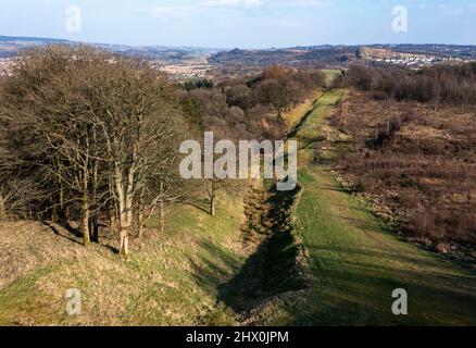 Luftaufnahme östlich der Antonine Wall vom Bar Hill Roman Fort, Twechar Hill in der Nähe von Glasgow. Stockfoto