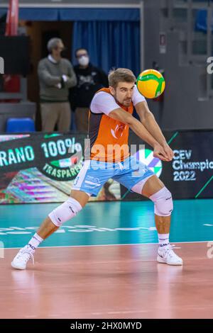 Eurosuole Forum, Italien. 08. März 2022. POPINCZAK Jakub, JASTRZEBSKI WEGIEL im Finale - Cucine Lube Civitanova vs Jastrzebski Wegiel, Volleyball CEV Cup Männer im Eurosuole Forum, Italien, März 08 2022 Quelle: Independent Photo Agency/Alamy Live News Stockfoto