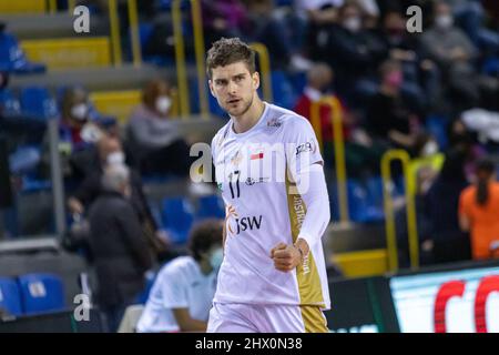 Eurosuole Forum, Italien. 08. März 2022. CLEVENOT Trevor, JASTRZEBSKI WEGIEL in den letzten Quartalen - Cucine Lube Civitanova vs Jastrzebski Wegiel, Volleyball CEV Cup Männer im Eurosuole Forum, Italien, März 08 2022 Quelle: Independent Photo Agency/Alamy Live News Stockfoto