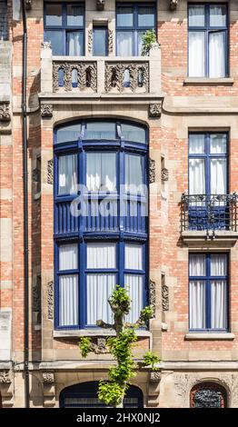 Schaerbeek, Brüssel - Belgien - 05 30 2019 - Jugendstilfassaden rund um das Monplaisir leihen im Eugene Demolder die Prnikin Elisabeth und die L Stockfoto