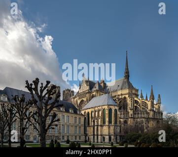 Hinter der Kathedrale von Reims, traditionelle Location für die Krönung der Könige von Frankreich, Stockfoto