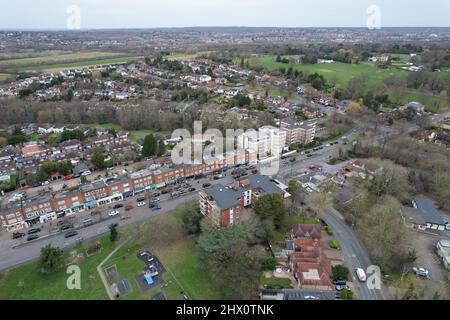 Chigwell Essex UK Drohne Luftaufnahme High Street und Wohnstraßen Stockfoto
