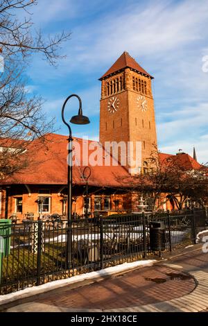 Old Michigan Central Railroad Depot, jetzt ein Restaurant, in der Innenstadt von Battle Creek, Michigan, USA [Keine Eigentumsfreigabe; nur redaktionelle Lizenzierung] Stockfoto