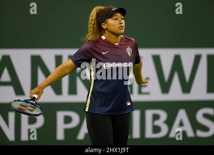 Indian Wells, Kalifornien. USA, 08. März 2022 Naomi Osaka aus Japan während des Eisenhower Cup der BNP Paribas Open 2022 im Indian Wells Tennis Garden in Indian Wells, Kalifornien. Obligatorischer Bildnachweis: Charles Baus/CSM. Stockfoto