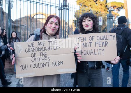 Roma, RM, Italien. 8. März 2022. Demonstration der Non Una Di Meno Bewegung zum Frauentag in Rom (Foto: © Matteo Nardone/Pacific Press via ZUMA Press Wire) Stockfoto