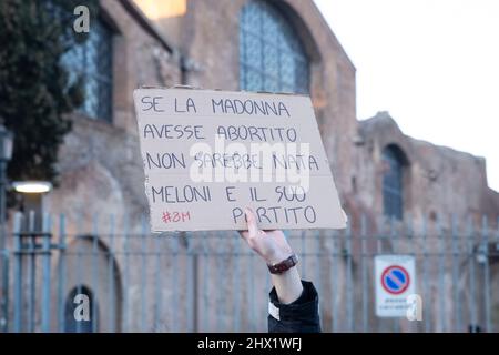 Roma, RM, Italien. 8. März 2022. Demonstration der Non Una Di Meno Bewegung zum Frauentag in Rom (Foto: © Matteo Nardone/Pacific Press via ZUMA Press Wire) Stockfoto