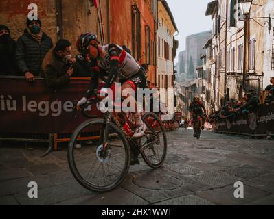 März 5. Siena, Italien. Eroica - 16. Strade Bianche 2022. 184km eintägiges Rennen von Siena nach Siena - Piazza del Campo. Stockfoto